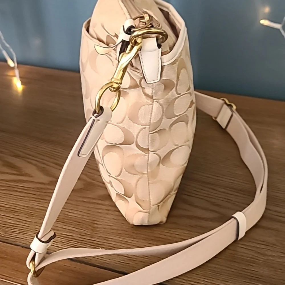 Coach Beige and Cream Crossbody Bag - Picture 3 of 16